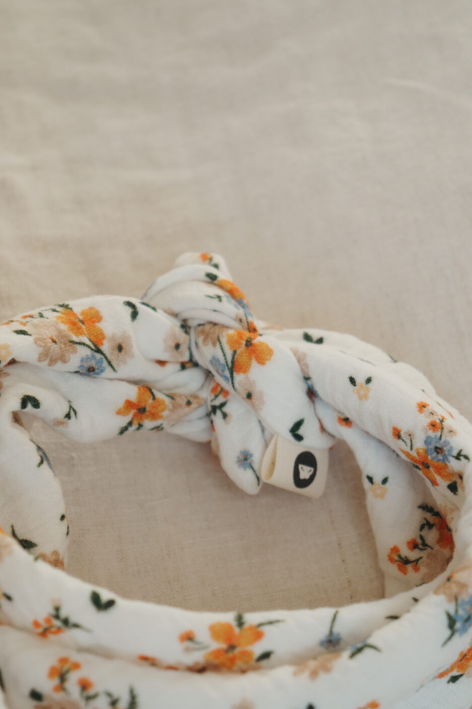 Foulard pour adulte et enfant en tissu florilège