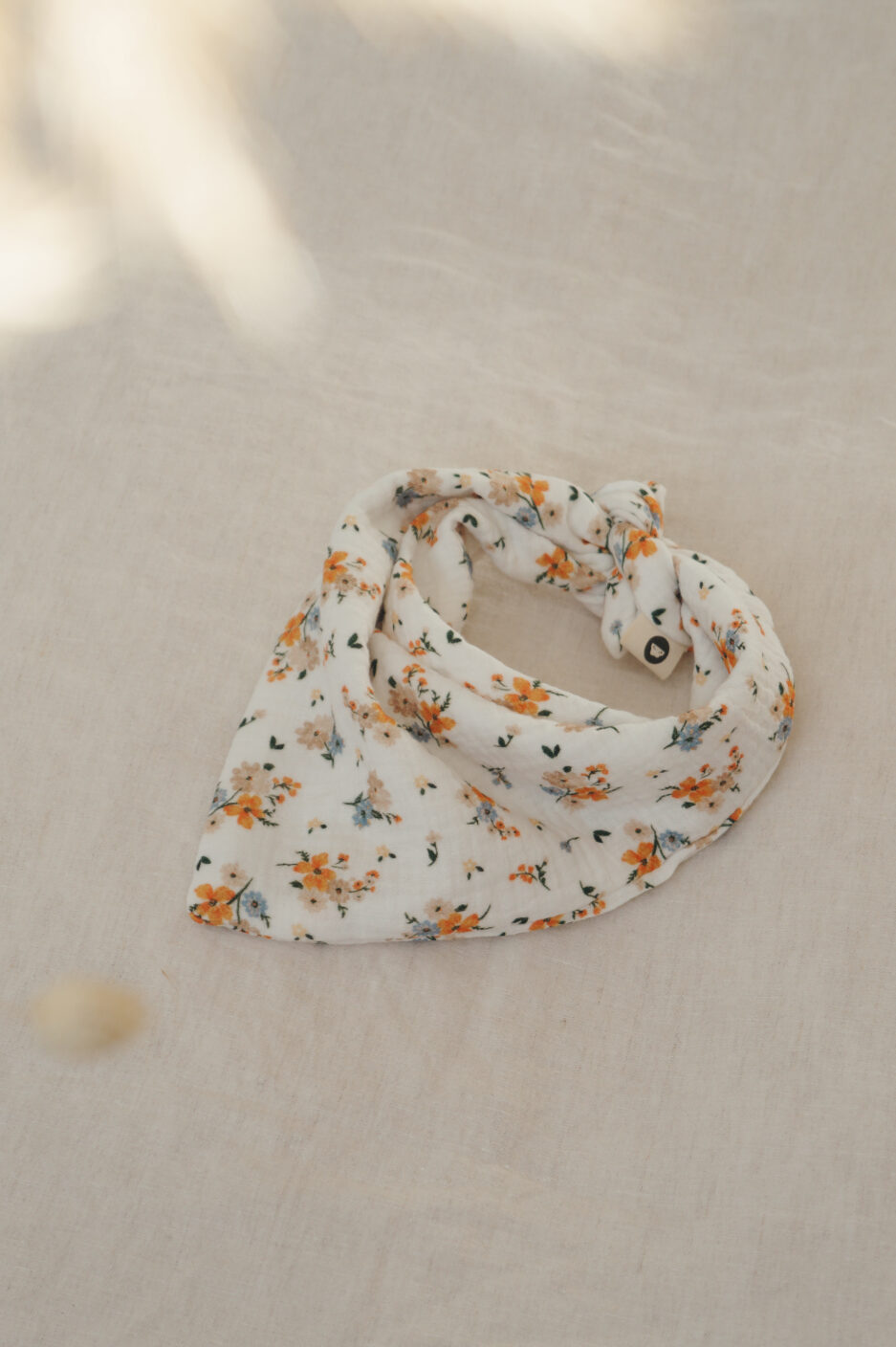 Foulard pour adulte et enfant en tissu florilège