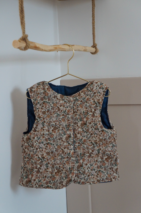 Veste matelassée sans manches Jean/bouquet floral