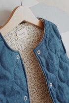 Veste matelassée sans manches Jean/Feuilles d'olivier Taille 24 mois