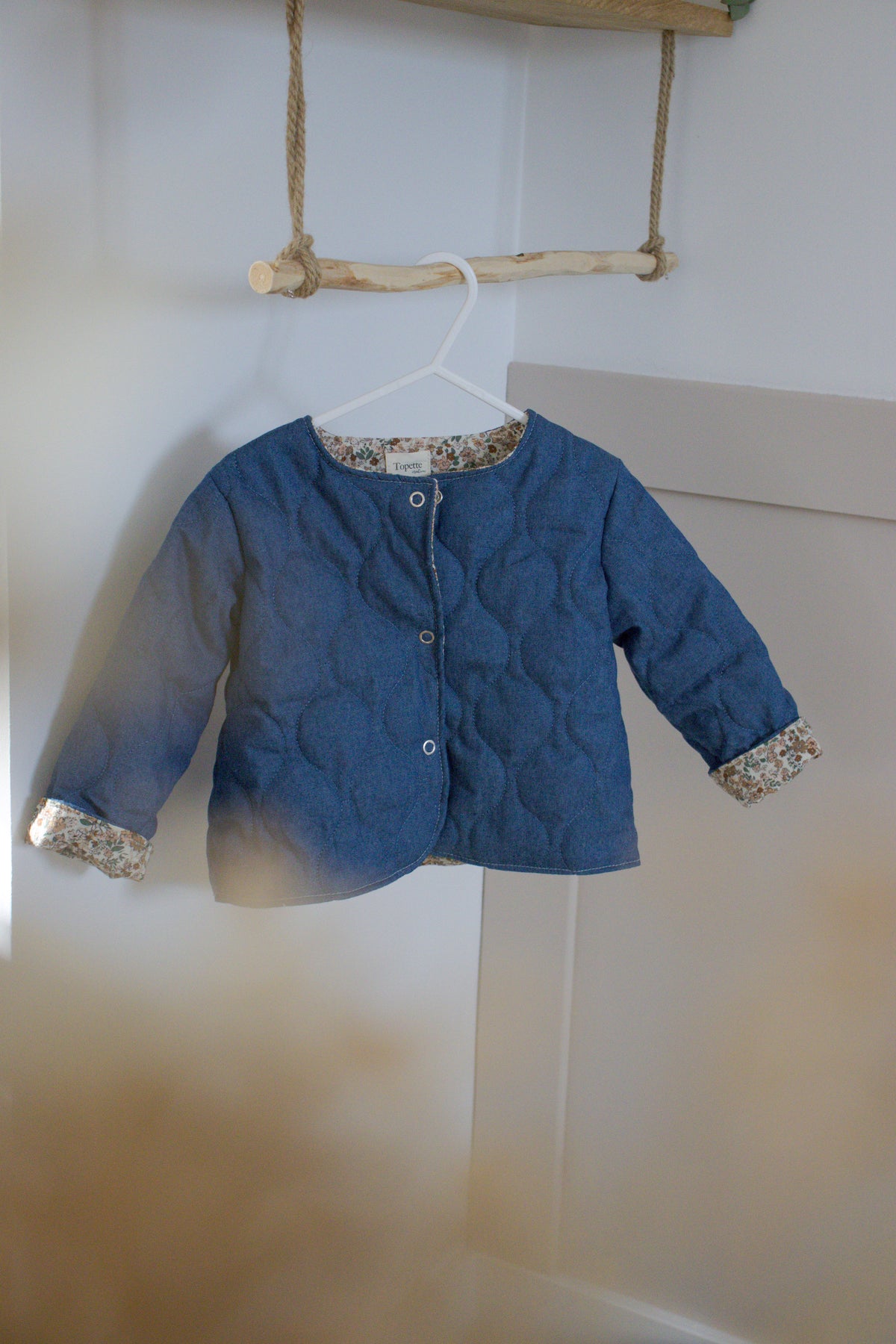 Vestes matelassées avec manches enfant Jean/ Bouquet floral