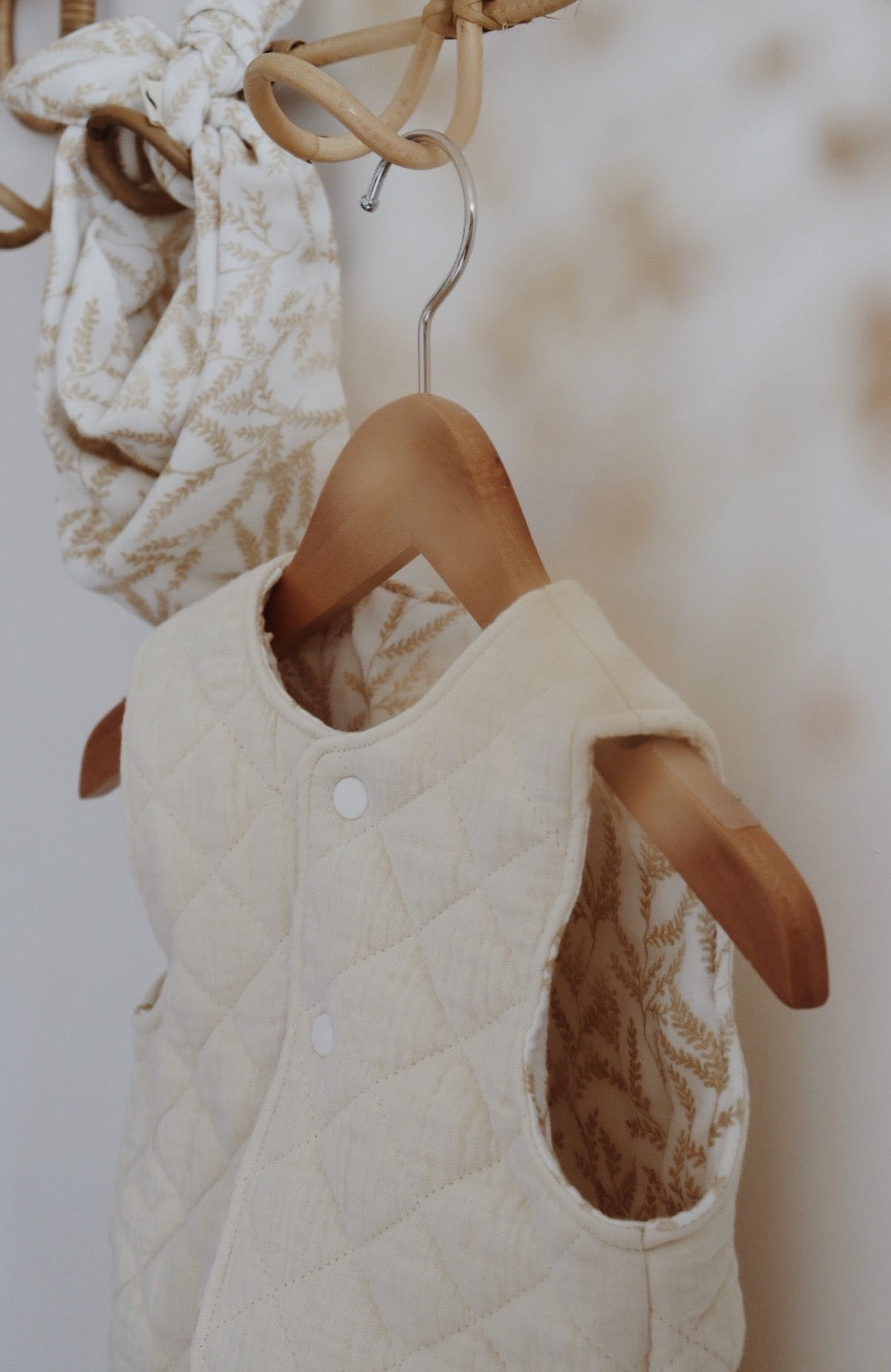 Veste matelassée sans manches Fougère dorée Taille 18 mois