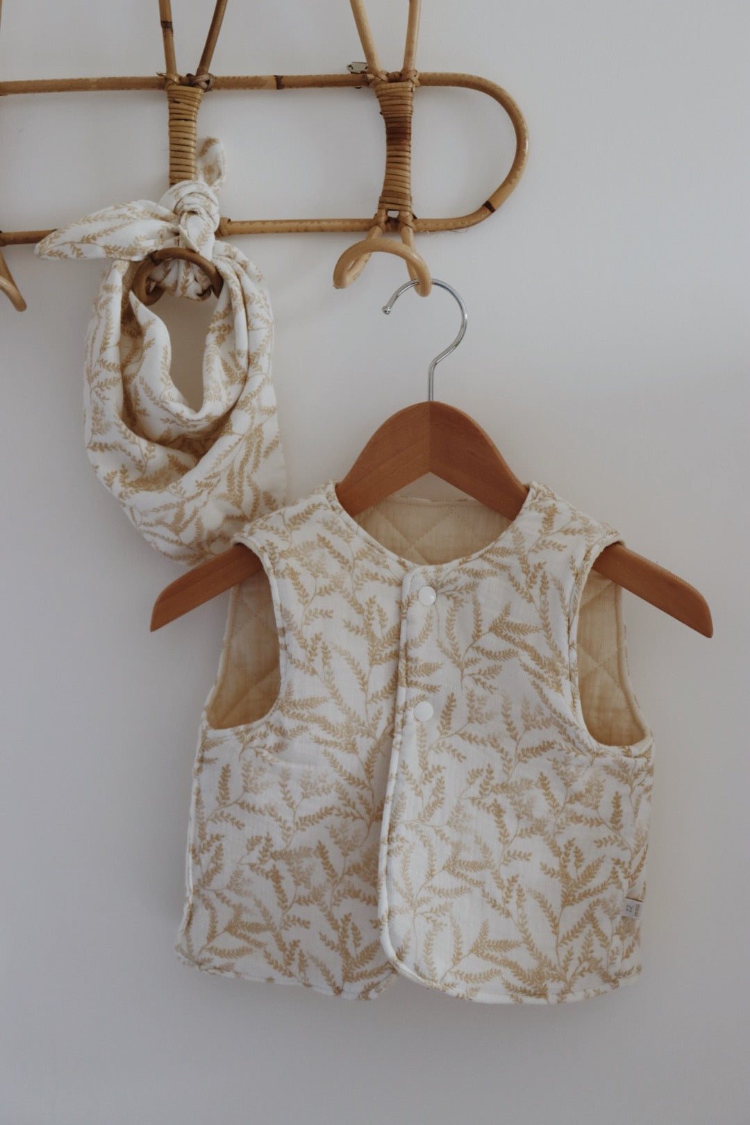 Veste matelassée sans manches Fougère dorée Taille 18 mois